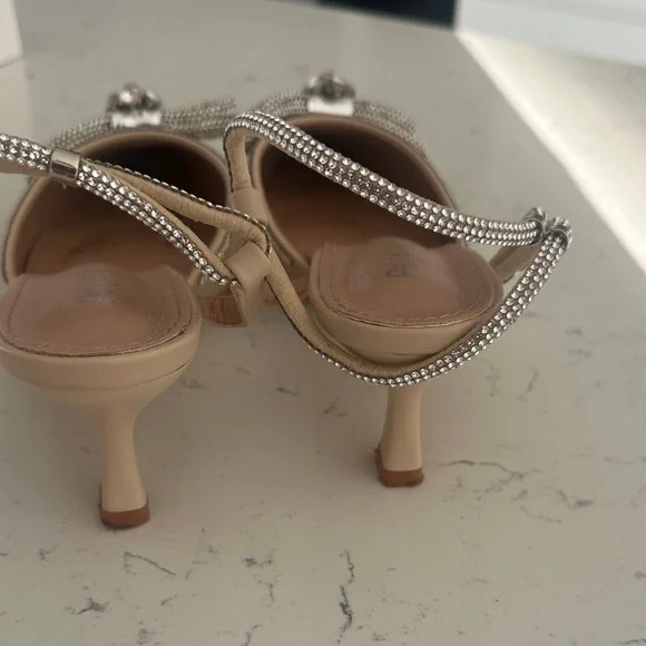 Elegant Cream Heels with Rhinestone Accents - Picture 4 of 9